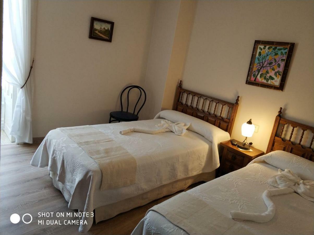 Pension Pura Cuntis ภายนอก รูปภาพ